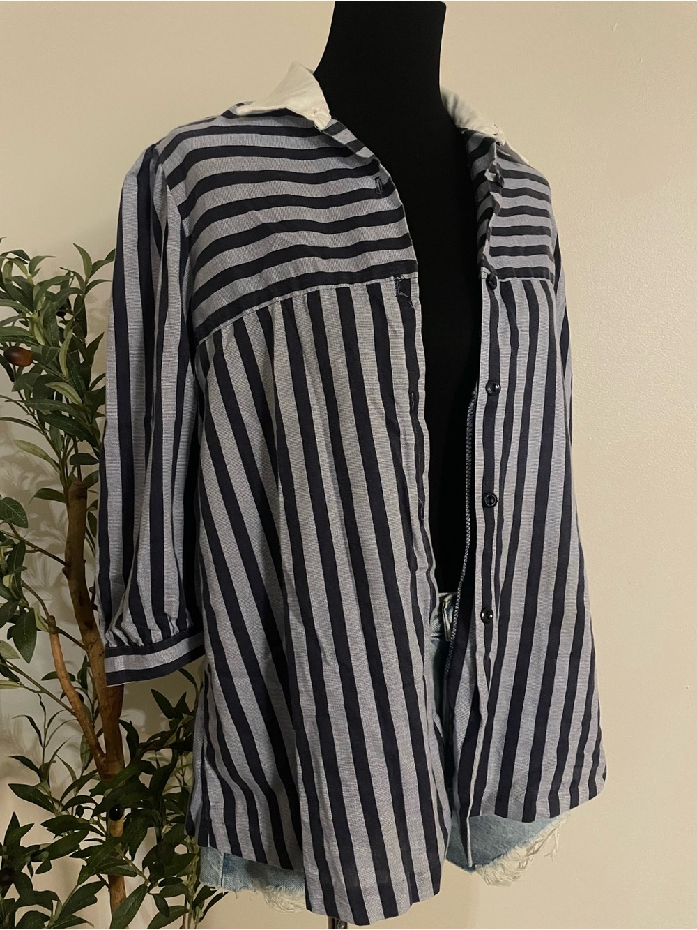 Vintage Button Down - Picture 3 of 6